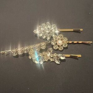 Glitter/Crystal Hair Pins, 3 Gold Tone & 1 Silver Tone, new without tags